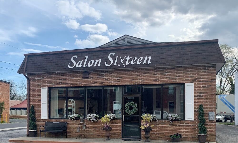 Salon Sixteen